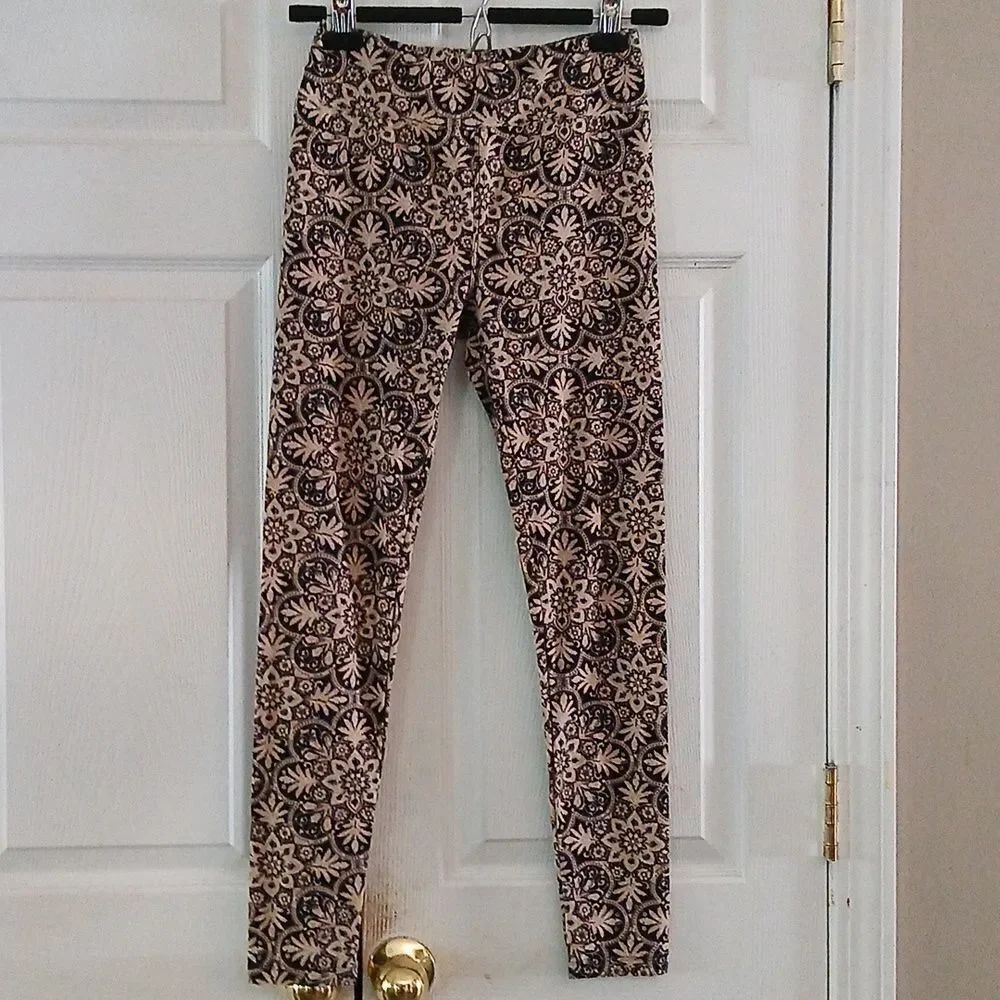 Lularoe tan and black floral print leggings  Sz One Size EUC